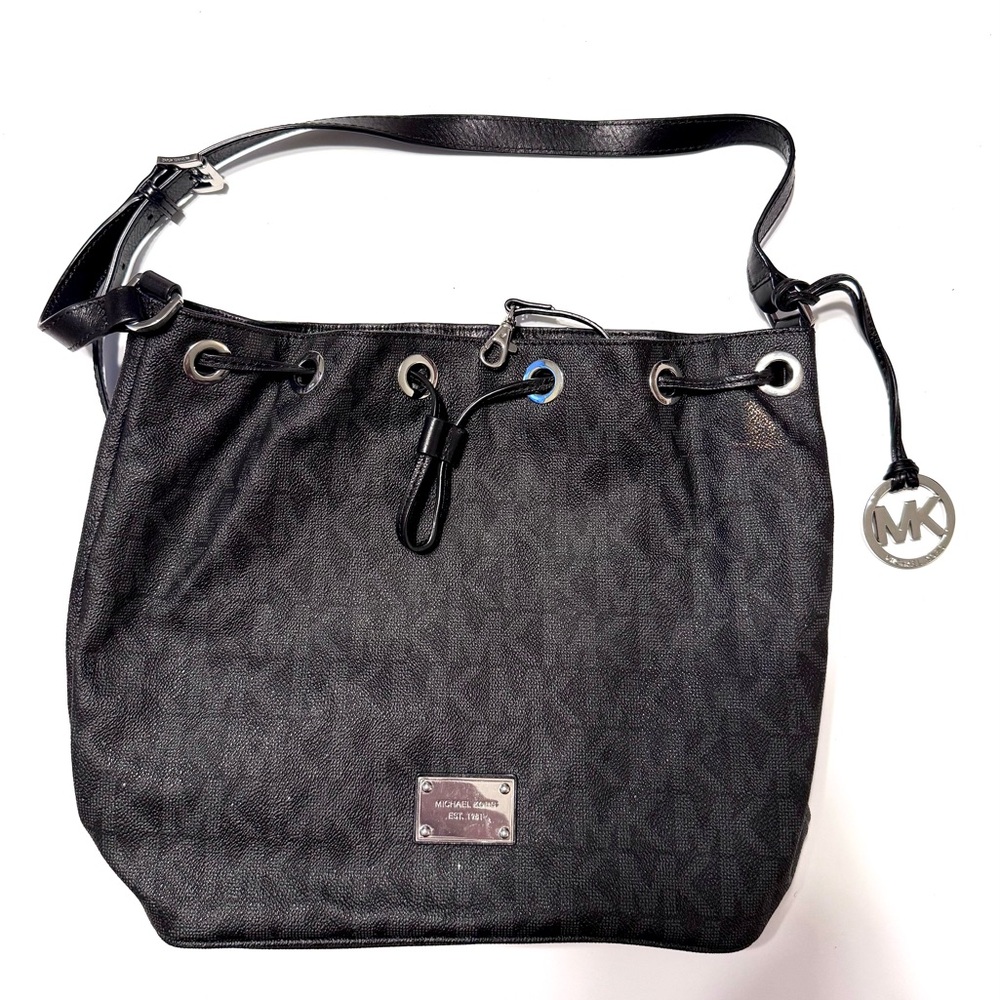 🖤👜🔥Michael Kors Black Tote with Silver Details